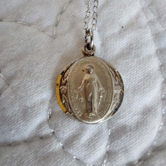Vtg Sterling Silver Mary Religious Medallion Necklace NEVER WORN NOS Felice w/Bx - Picture 15 of 16